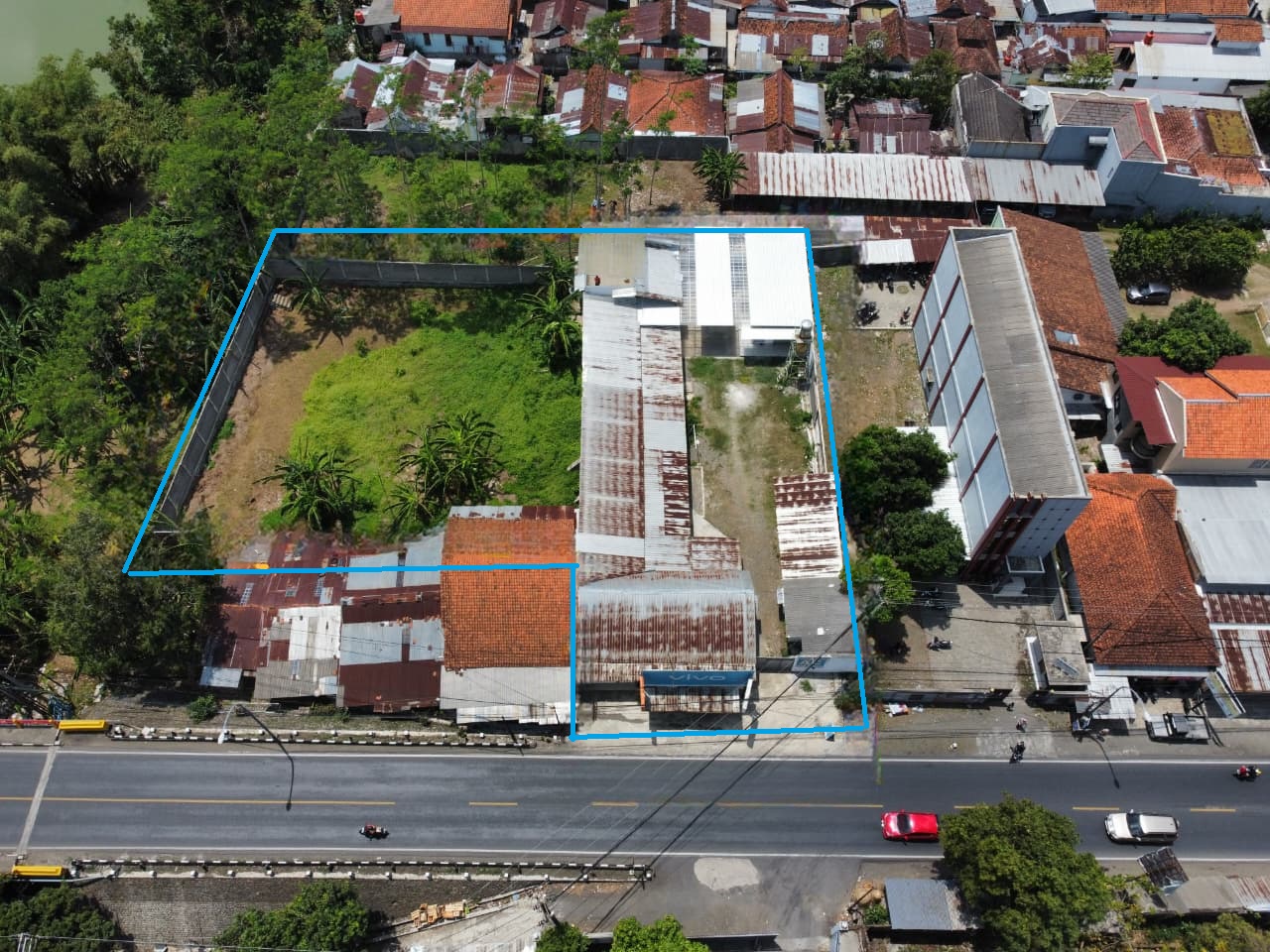 Dijual Tanah Bonus Bangunan dan Toko Pinggir Jalan Utama Banyumas Cocok untuk Gudang view 1