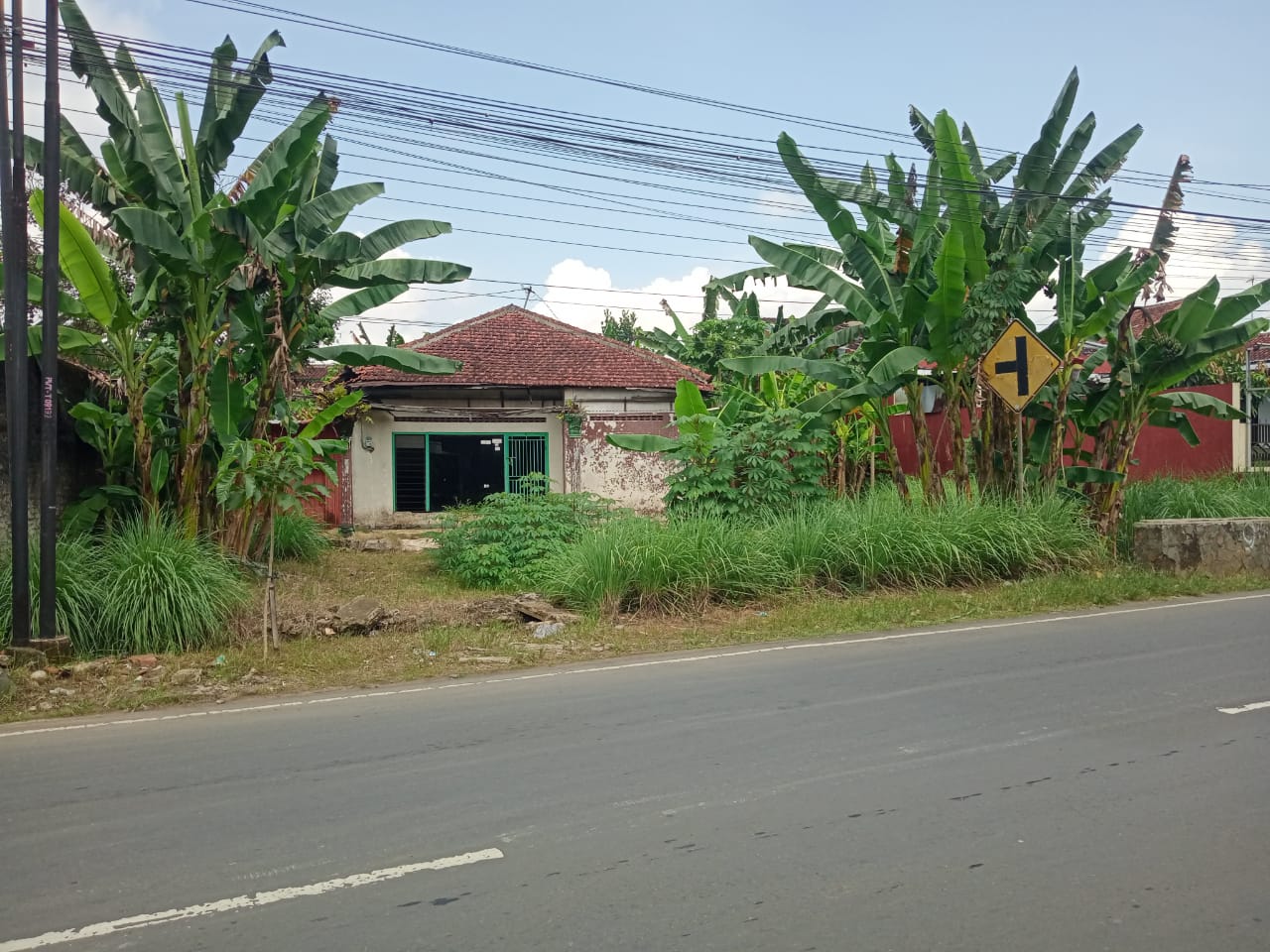 Dijual Tanah Bonus Rumah Dipinggir Jalan - 1 Menit ke Depo Pelita Sokaraja view 1
