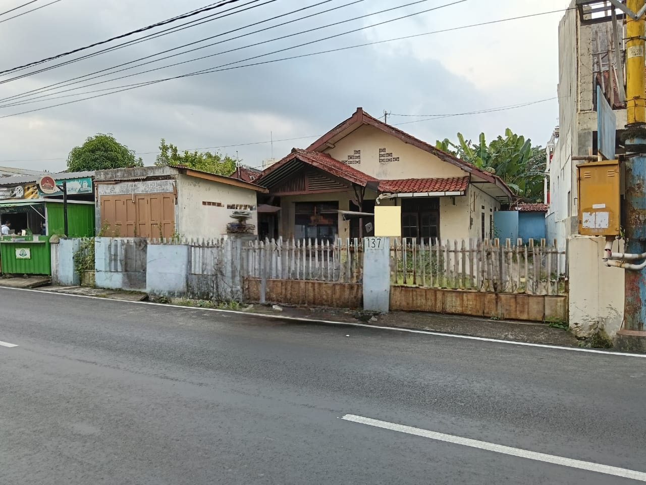 Dijual Tanah dan Bangunan Hanya 5 menit Dari Alun-Alun Purwokerto view 1