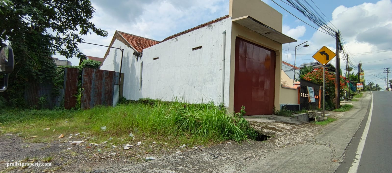 Dijual Tanah Ngantong Sudah Tembok Keliling Pinggir Jalan Utama Akses Kendaraan Berat- Veteran view 1
