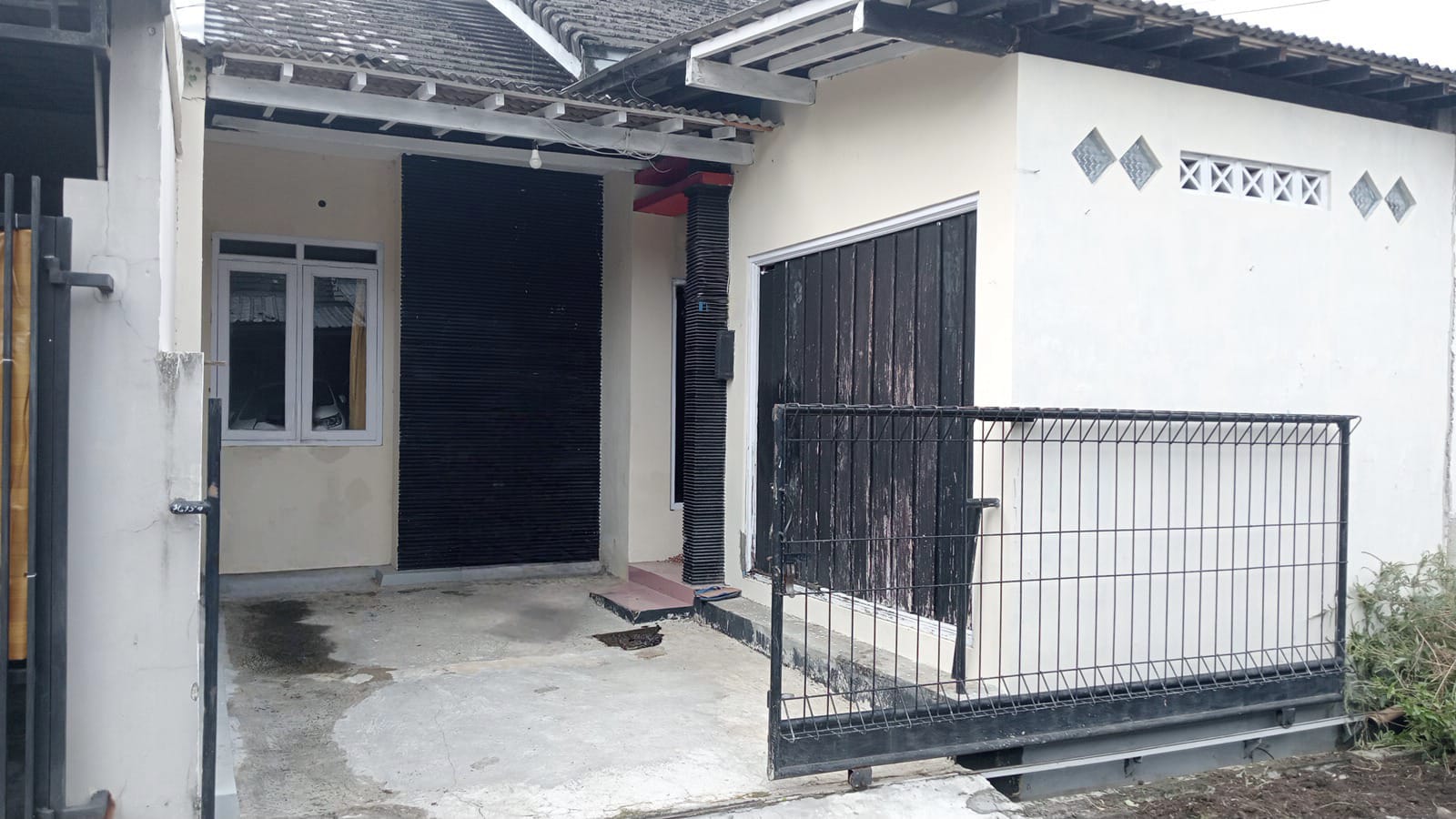 Rumah Murah Lokasi 4 Menit Ke Kampus UNSUD - Sumampir view 1