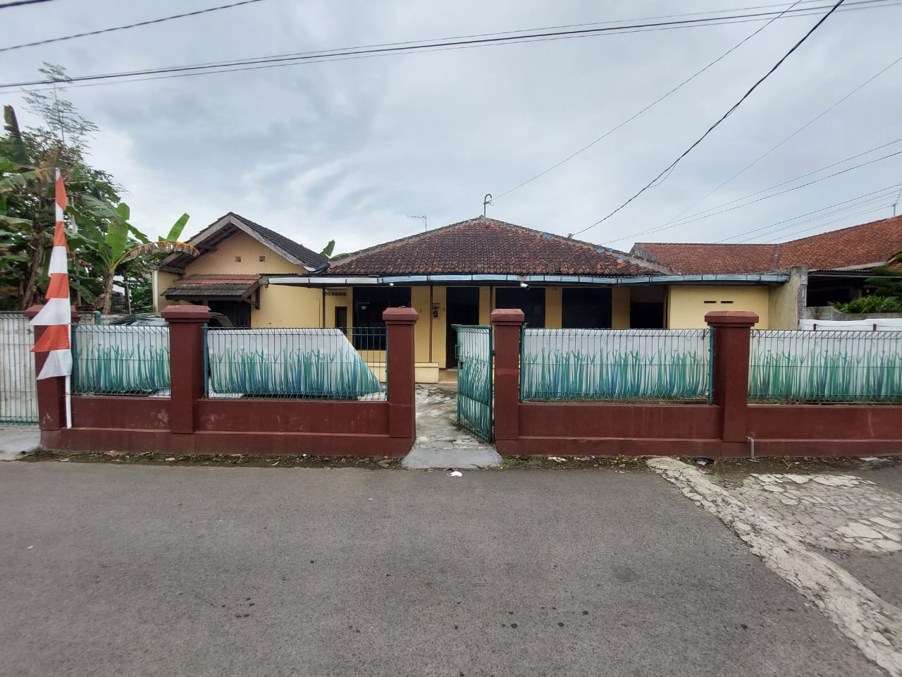 Dijual Rumah Bangunan Jawa Halaman Luas Di Purwokerto Barat view 1