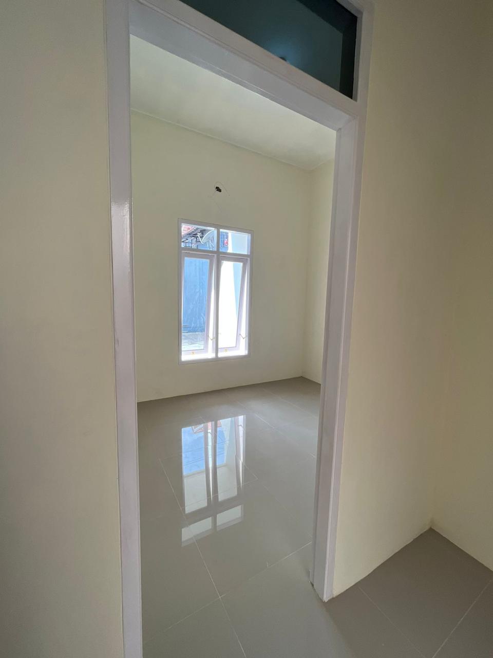  Rumah Bangunan Baru Komplek Nyaman Dekat Menara Teratai view 4