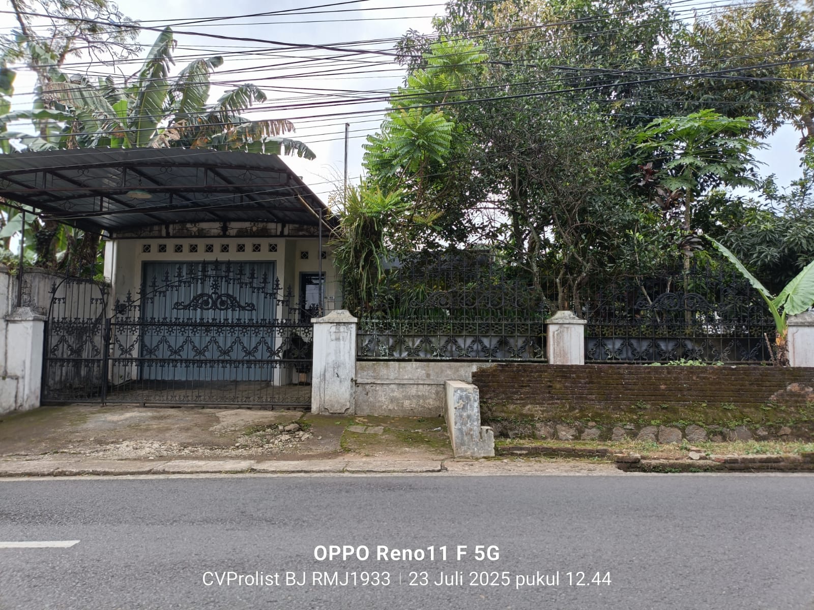 Dijual Rumah Dengan Halaman Luas 7 Menit Stasiun Purwokerto view 1