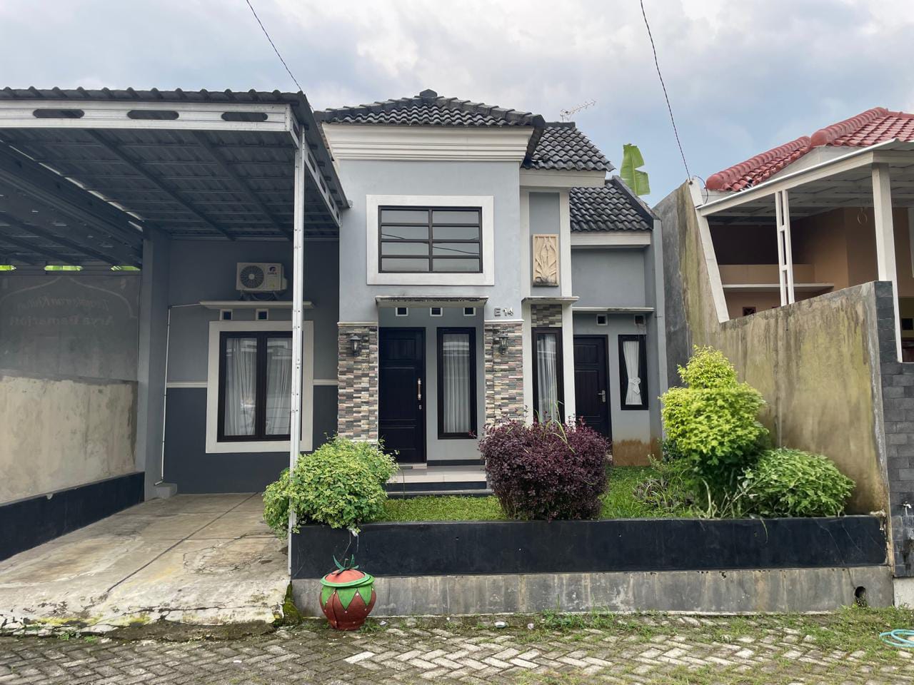 Dijual Rumah Full Furnished 4 Menit Pasar Karang Lewas view 1