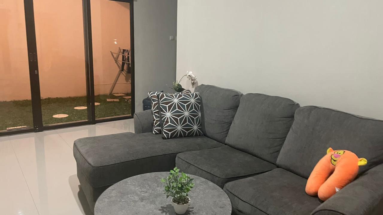 Dijual Rumah Full Furnished 4 Menit Pasar Karang Lewas view 2