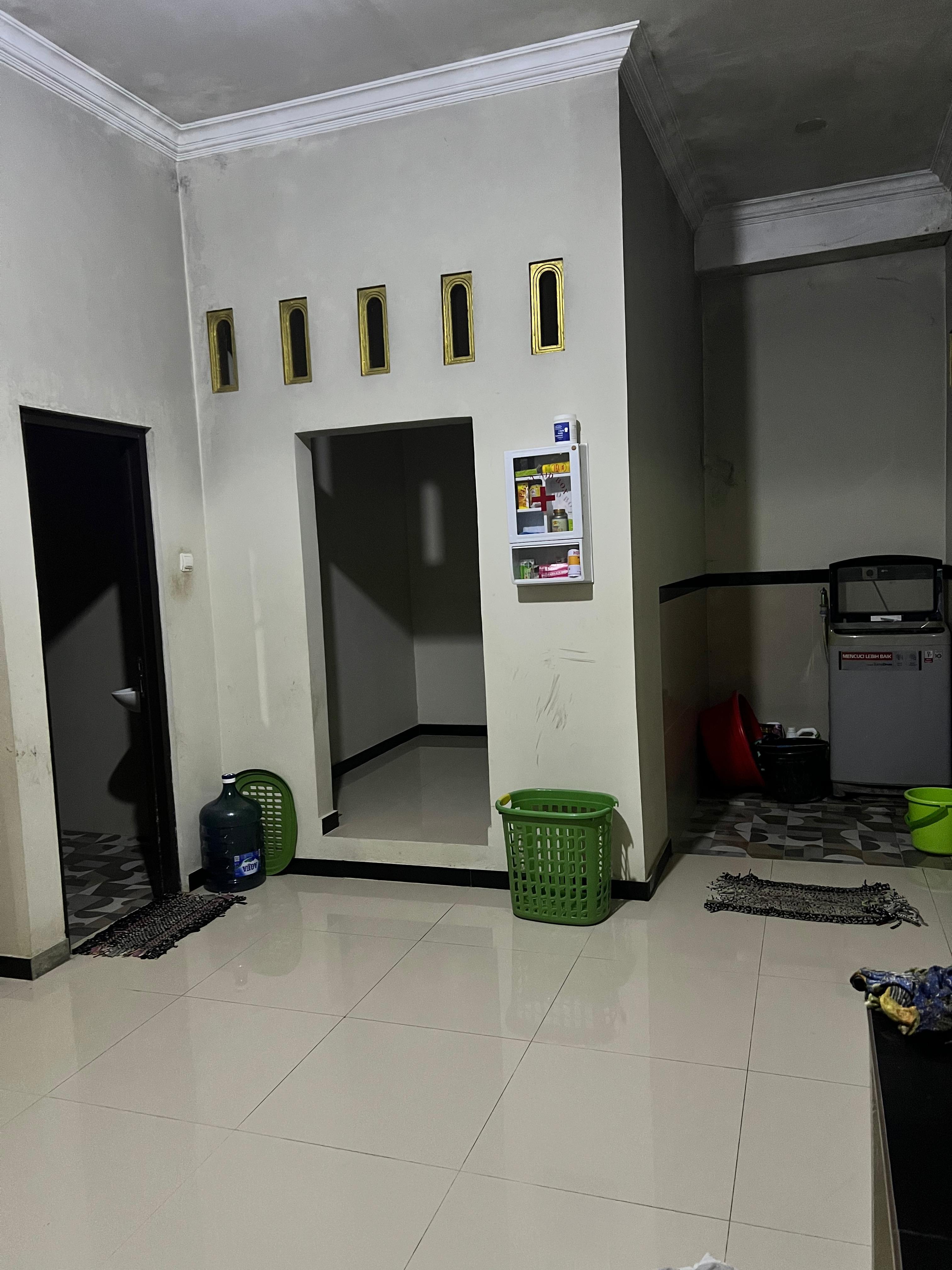 Dijual Rumah Super Lega Akses Mobil Papasan 6 Menit Kampus Harbang view 4