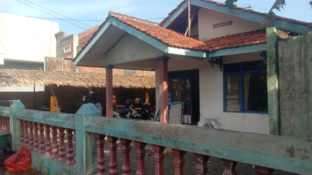  Jual tanah luas bonus rumah lokasi bisnis barat alun-alun Kroya view 1