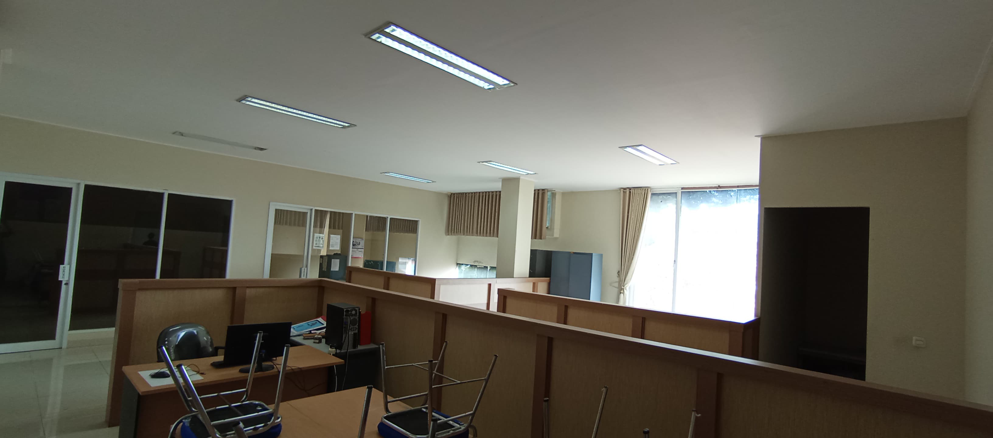DIJUAL CEPAT! GUDANG & KANTOR 3 LANTAI SIAP PAKAI DI LOKASI STRATEGIS - KOTA CIREBON view 5