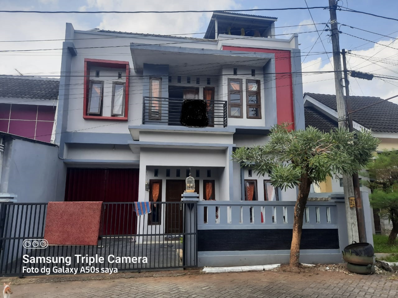 Di Sewakan/Dijual Rumah 2 Lantai Luas dan Terawat