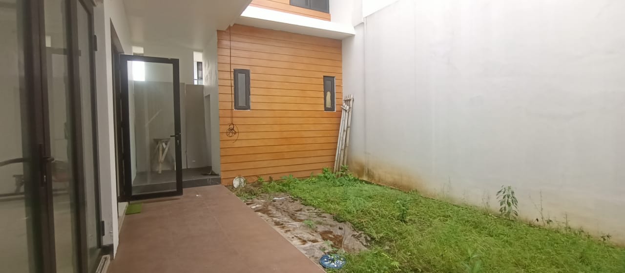 Dijual Cepat Rumah Modern Mewah Daerah Arcawinangun Purwokerto view 4