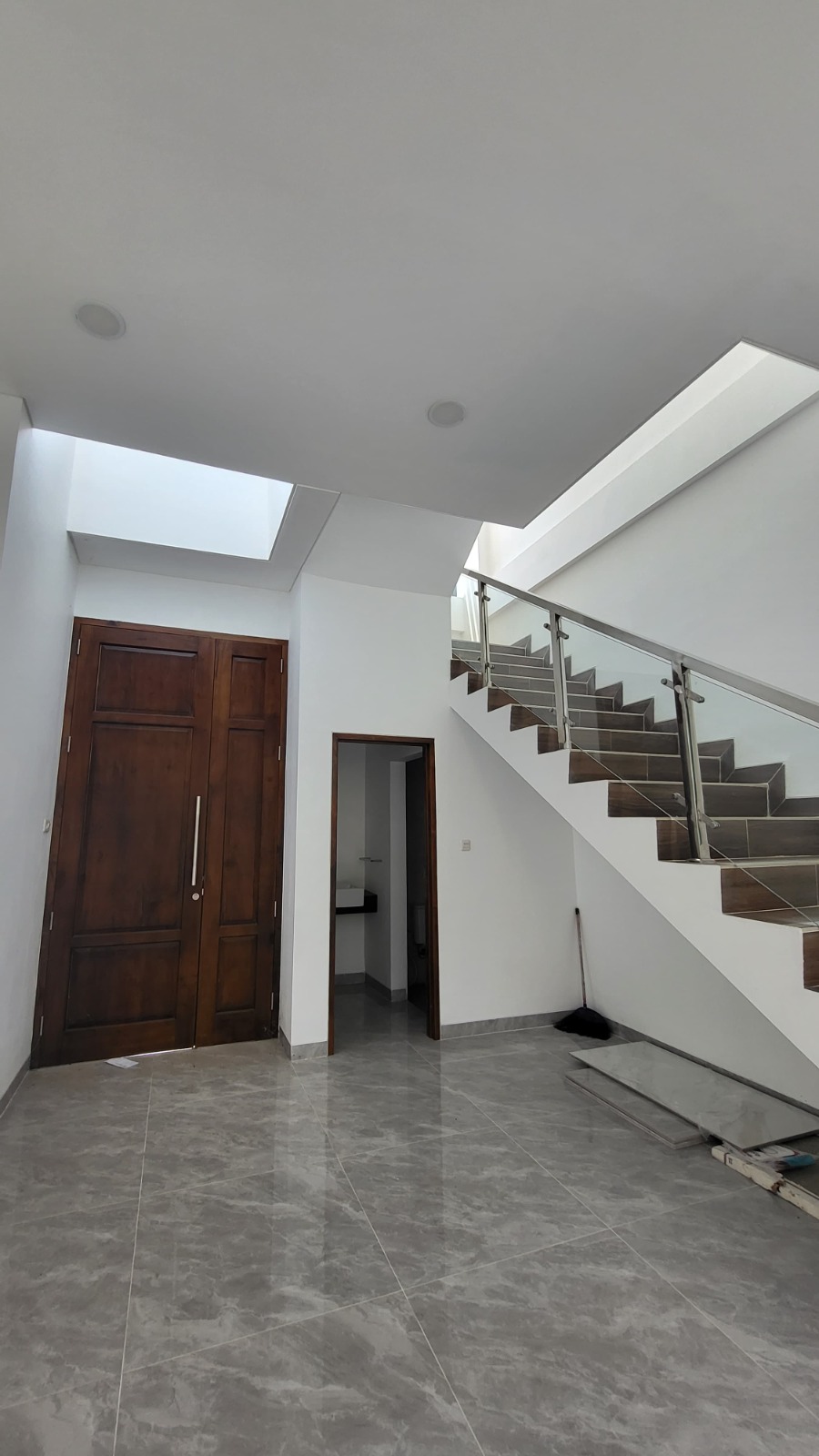 Rumah Minimalis Di Pusat Kota Dekat Menara Teratai view 2