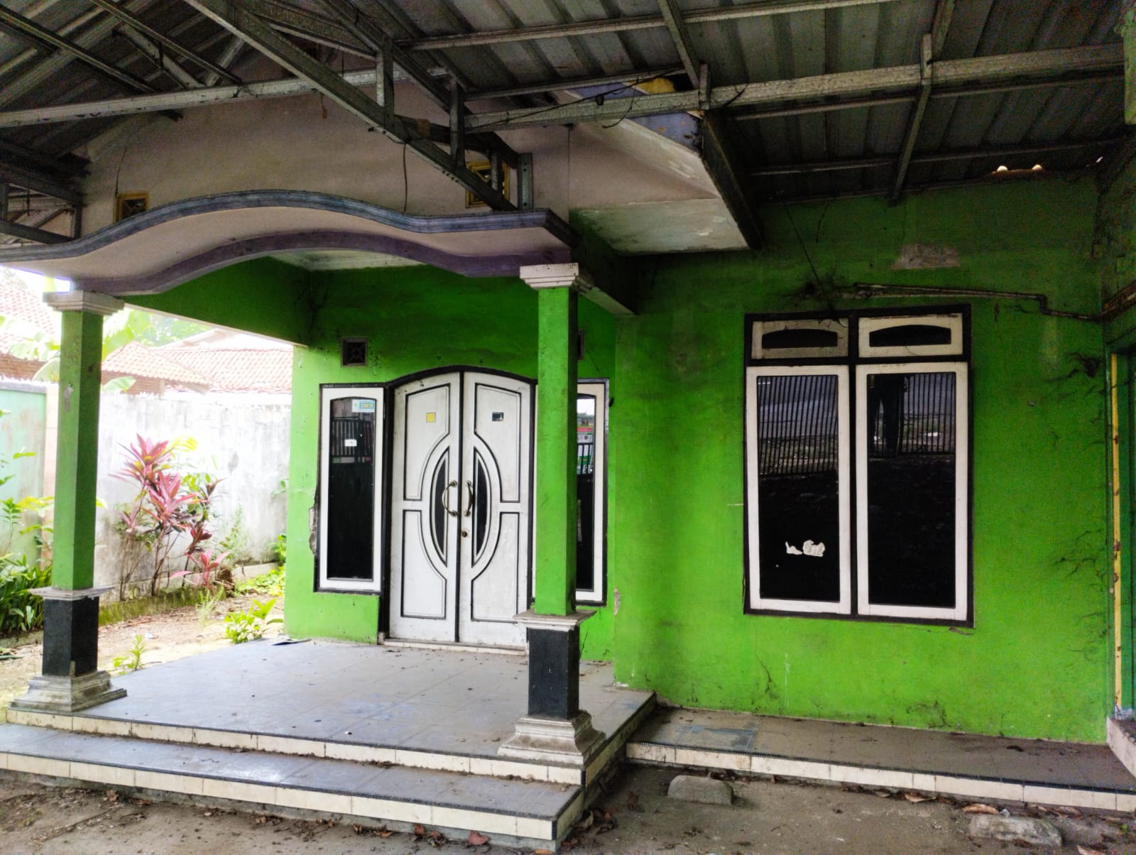 Dijual Tanah Bonus Rumah Pinggir Jl Raya Bojongsari Purbalingga view 2
