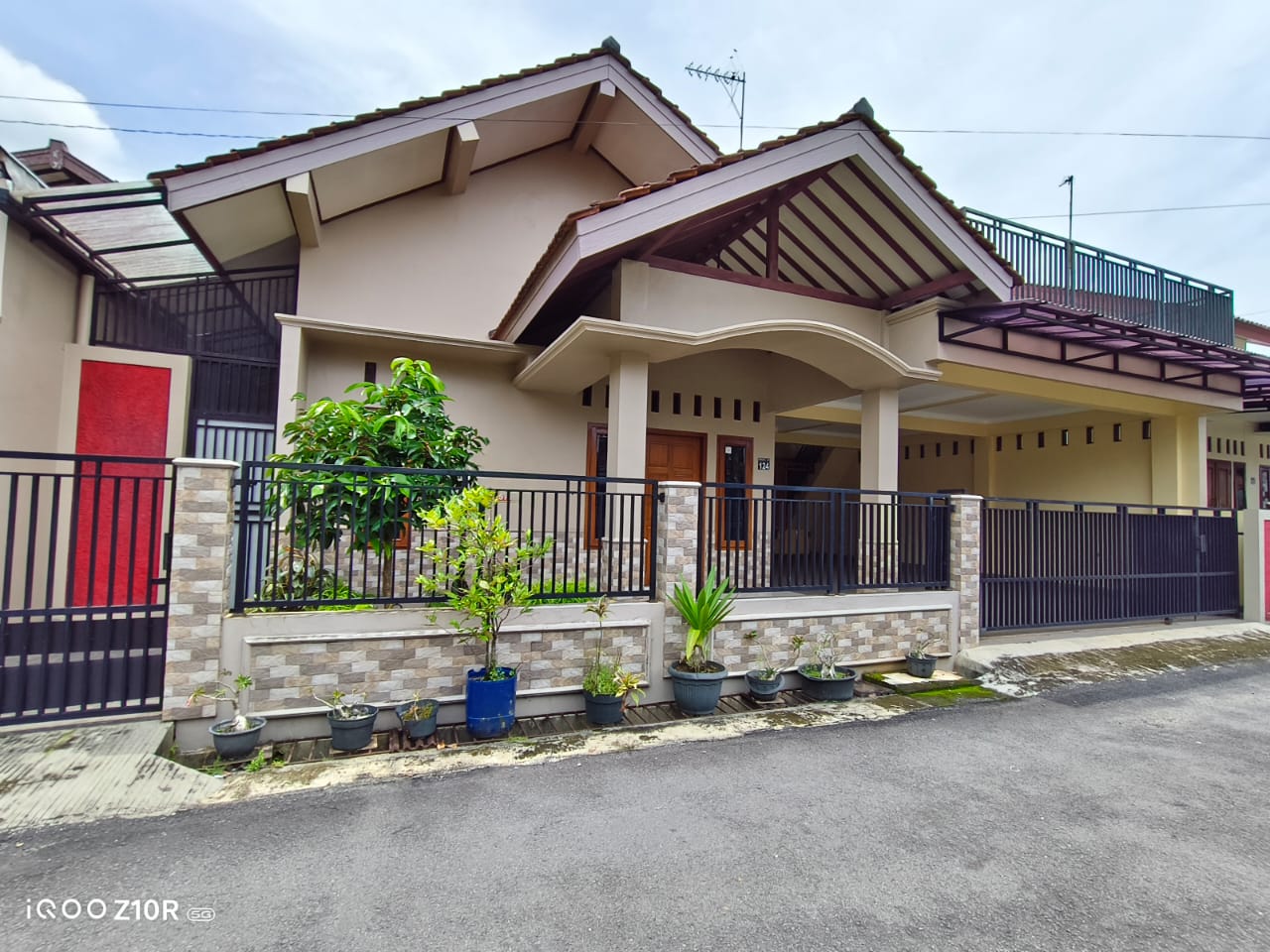 Rumah Bagus Bonus AC Hanya 5 Menit Ke UNSUD - Sumampir view 1