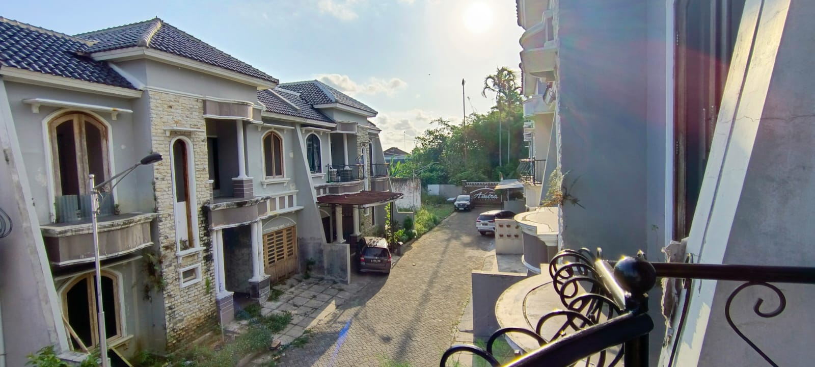 Dijual Rumah Modern Klasik Purwokerto Utara - Amira view 2