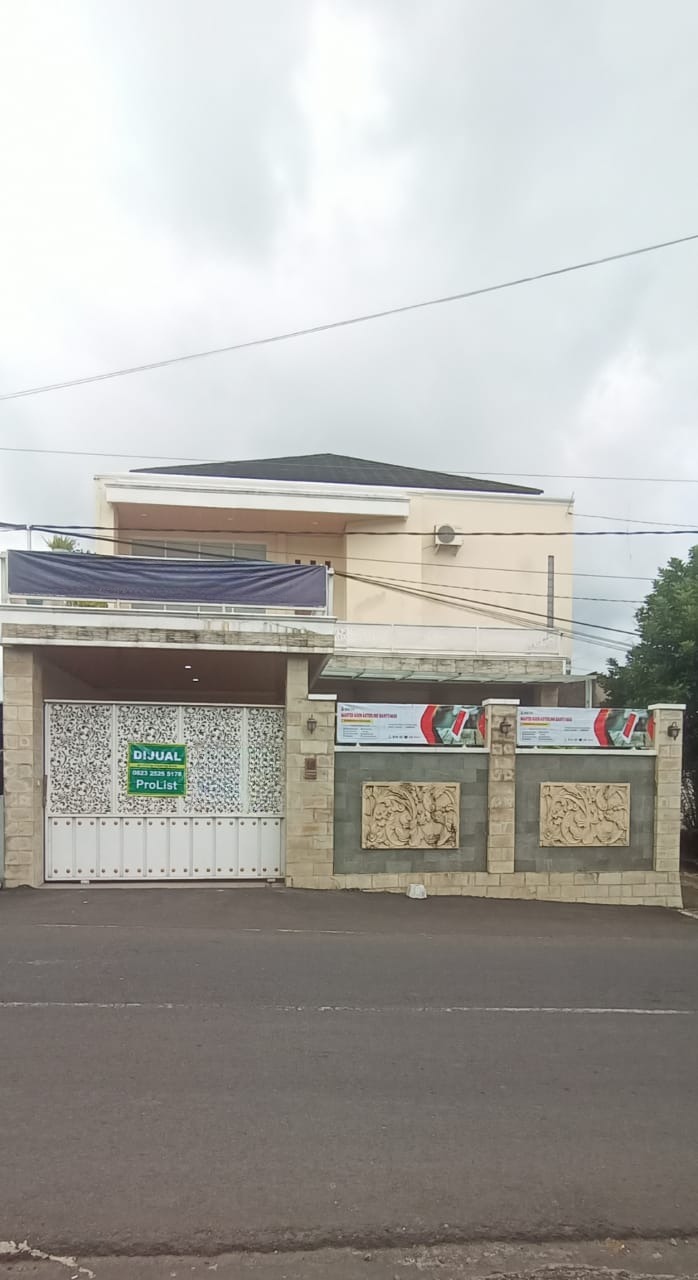 Dijual Cepat Rumah Modern Mewah Pinggir Jalan Raya Purwokerto - Teluk view 1