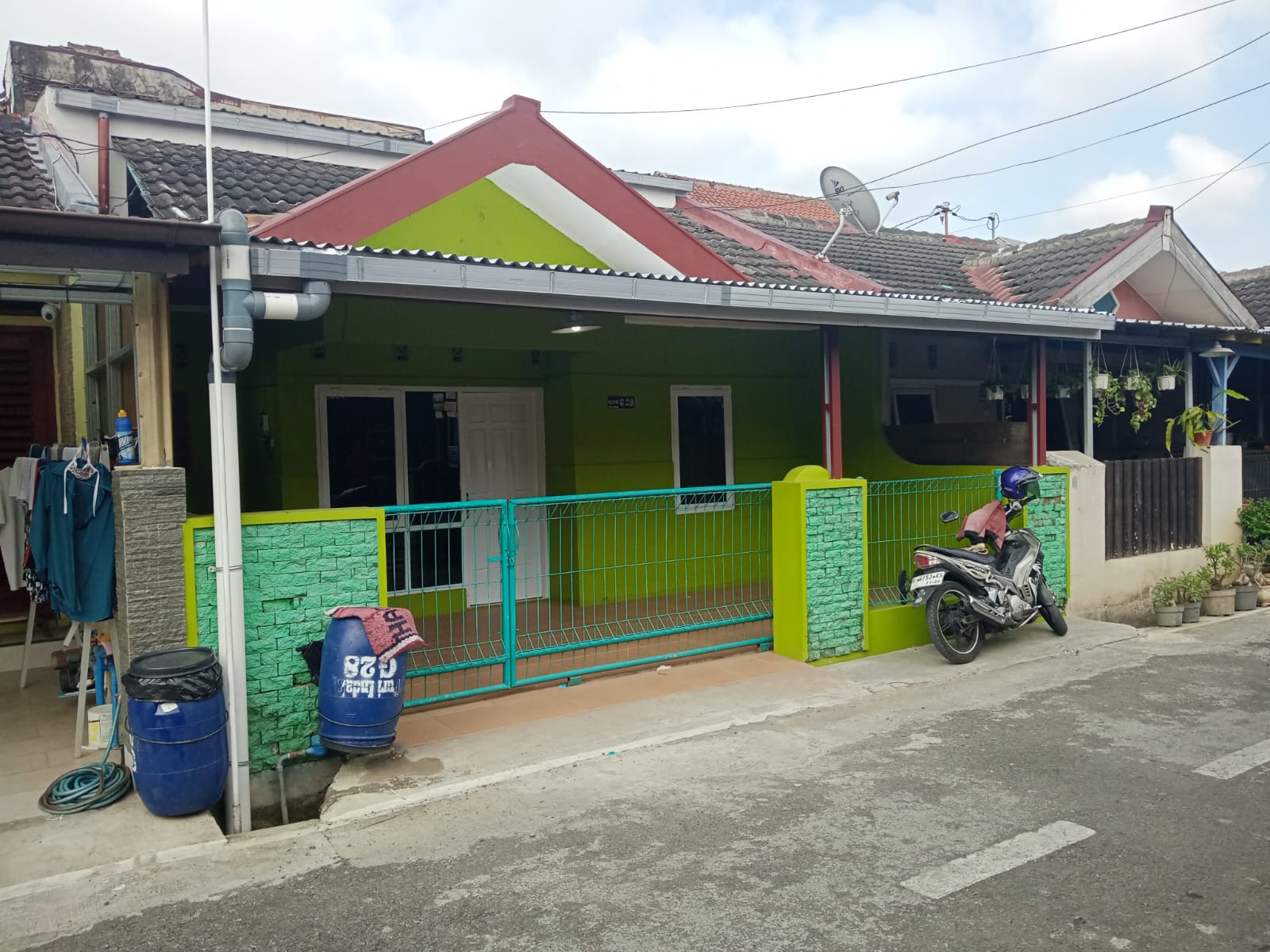 Disewakan Rumah Full Renovasi Harga Bersahabat Di Purwokerto Selatan - Puri Indah view 1