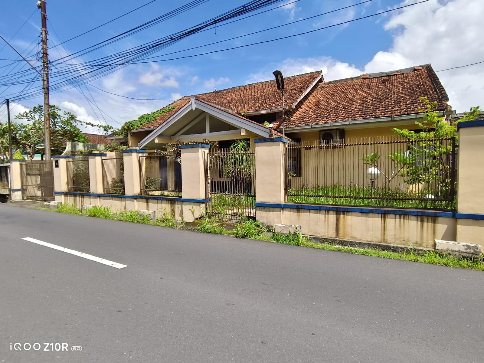Rumah Lingkungan Nyaman Halaman Luas Selangkah Ke Alun² Purwokerto - Tentara view 1