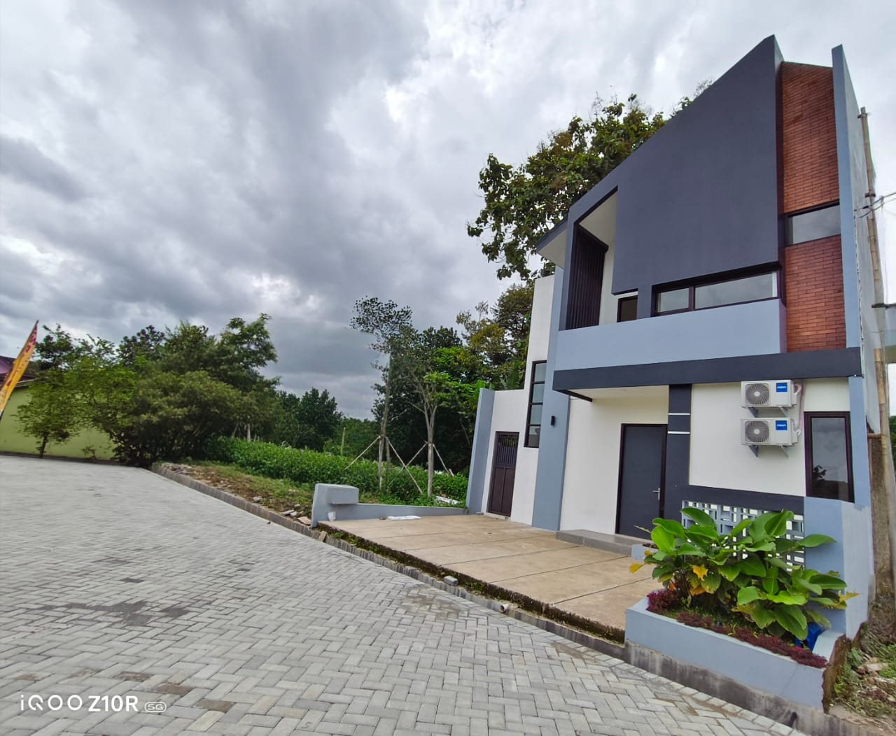 Rumah Kos Modern 2 Lantai Dekat Kampus UNSUD AMIKOM BSI view 1