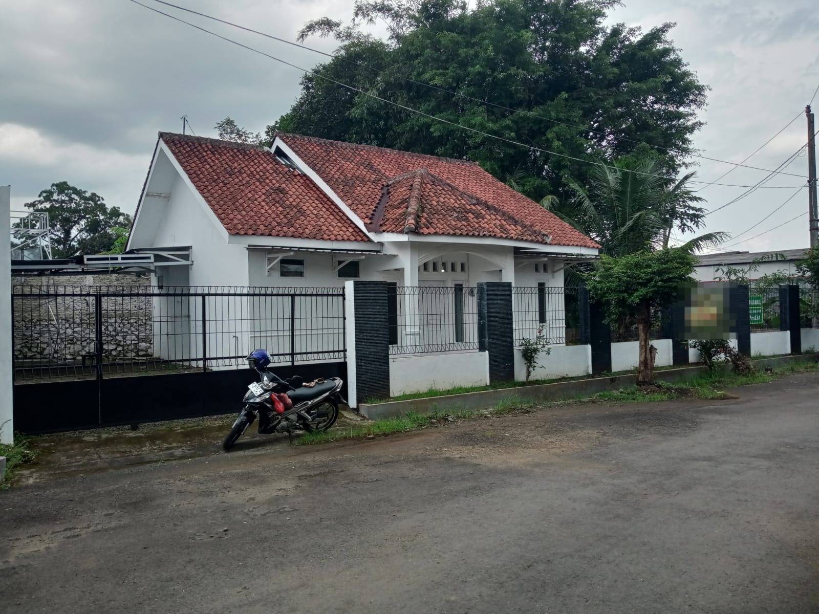  Dijual Rumah Dengan Udara Sejuk Dan View Gunung - Sogra Indah  view 1