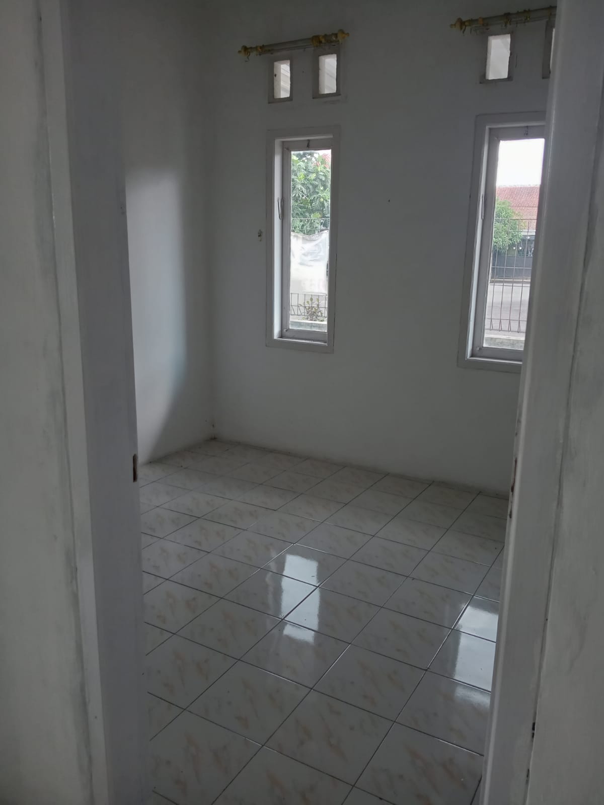  Dijual Rumah Dengan Udara Sejuk Dan View Gunung - Sogra Indah  view 8