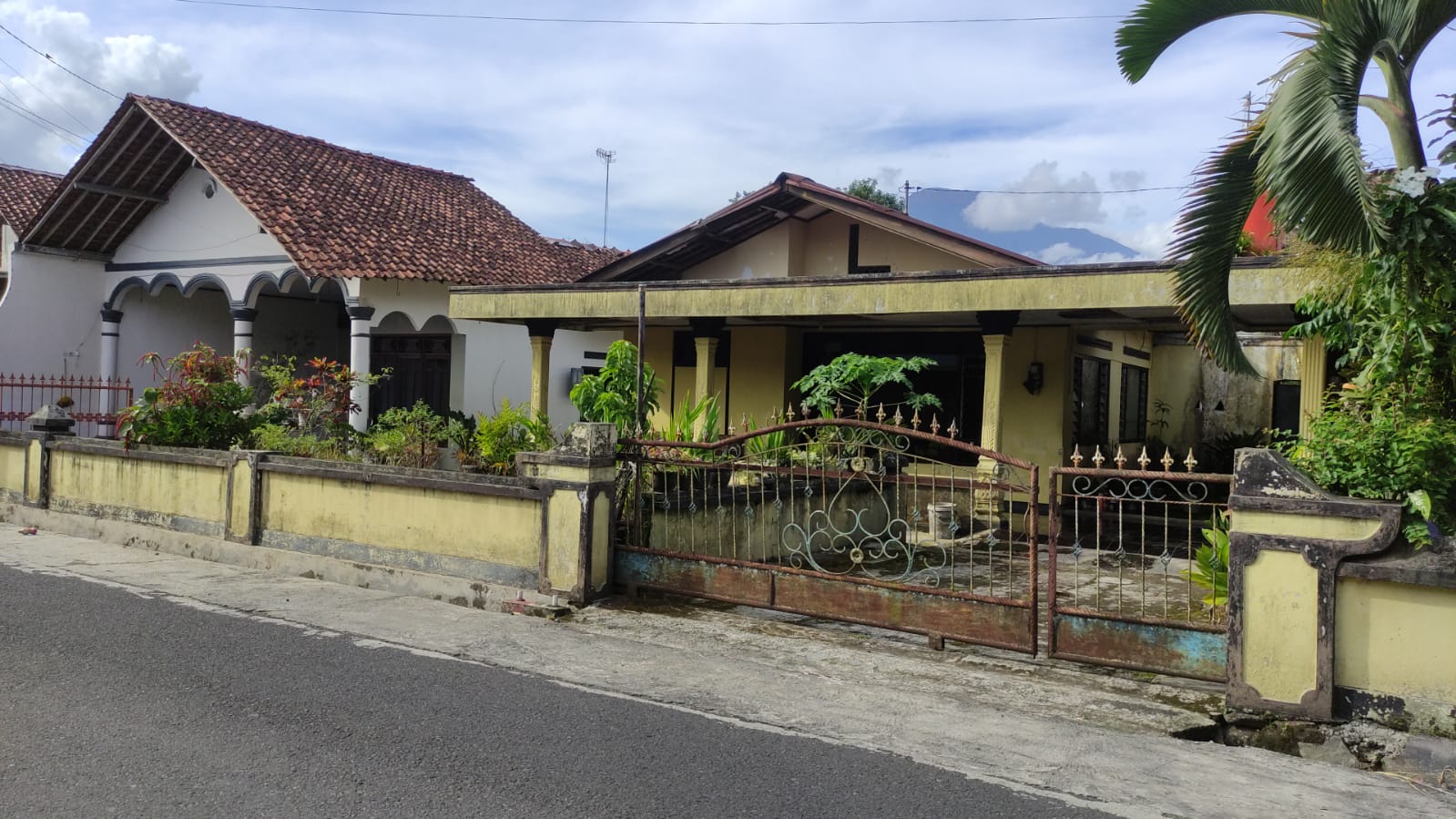 Tanah Strategis Bonus Bangunan, View Alam Lereng Gunung Slamet view 1