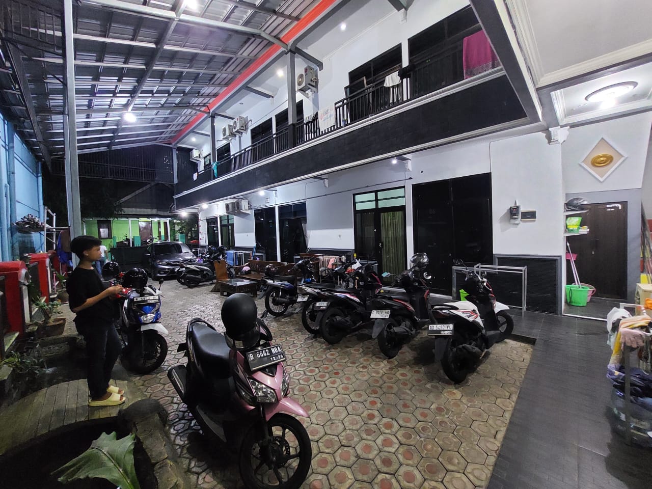 Dijual Rumah Kost Aktif 16 kamar Strategis – 5 MENIT KE UNSOED, PURWOKERTO Pabuaran view 2