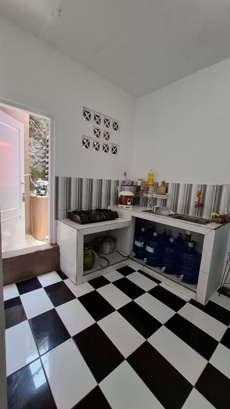 Rumah Bagus Full Renovasi Lokasi Selatan Purwokerto - Permata  view 8