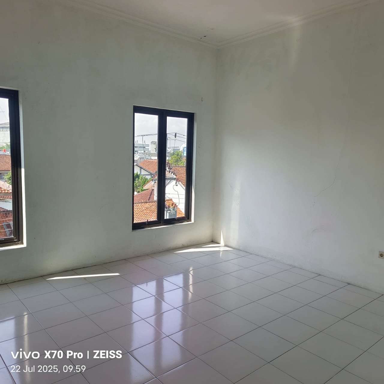 Dijual atau Disewakan Ruko 3 Lantai di Tengah Kota - keradenen PCC view 2