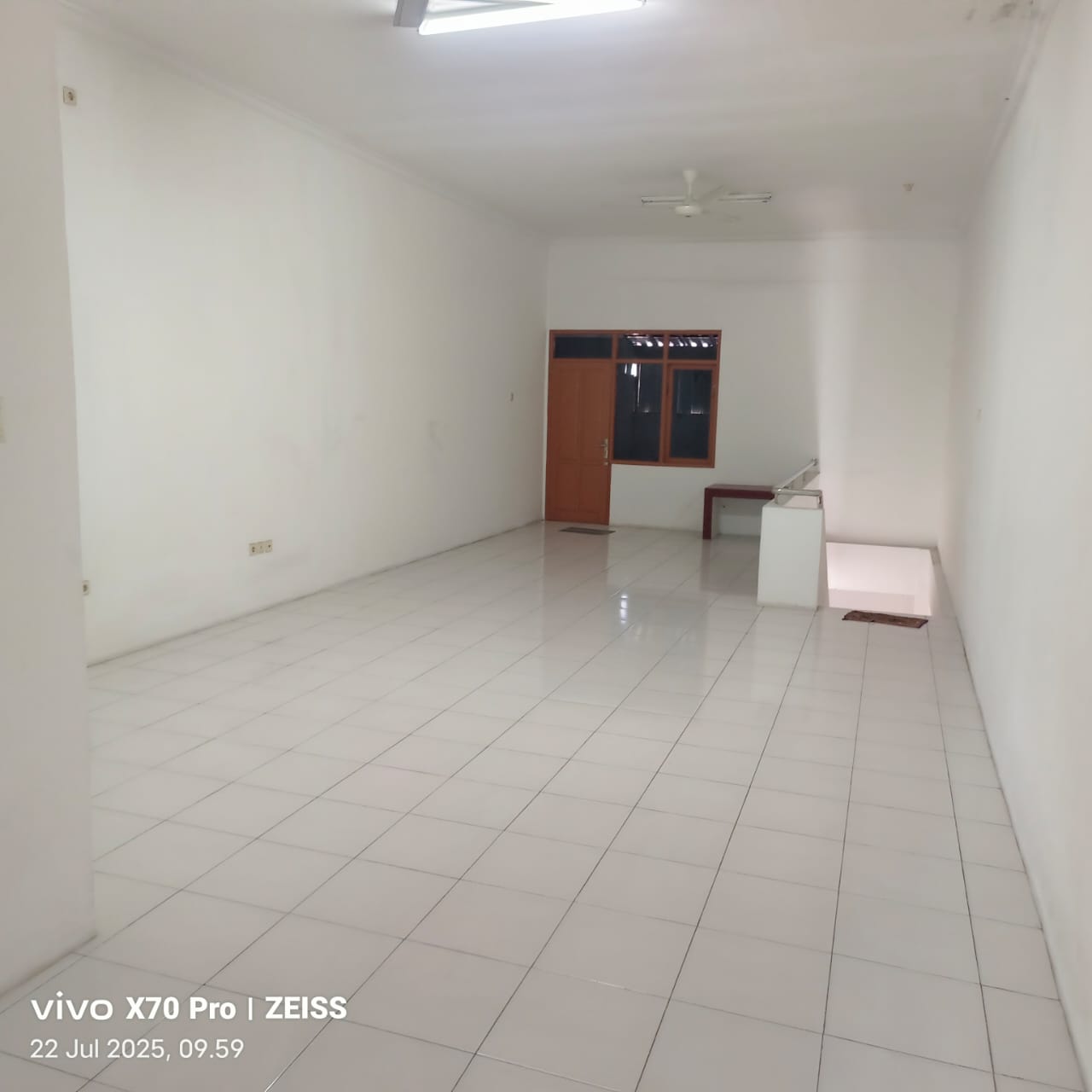 Dijual atau Disewakan Ruko 3 Lantai di Tengah Kota - keradenen PCC view 5