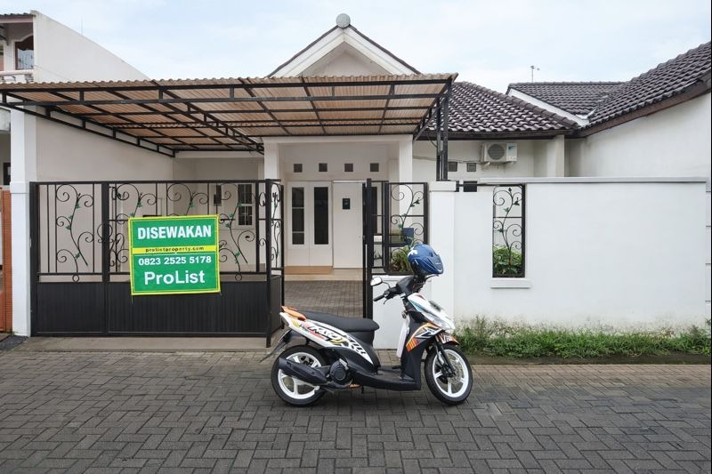 Disewakan Rumah Siap Huni 3 Kamar Tidur Hanya 5 Menit Ke Kampus Unsud - Purwakencana view 1