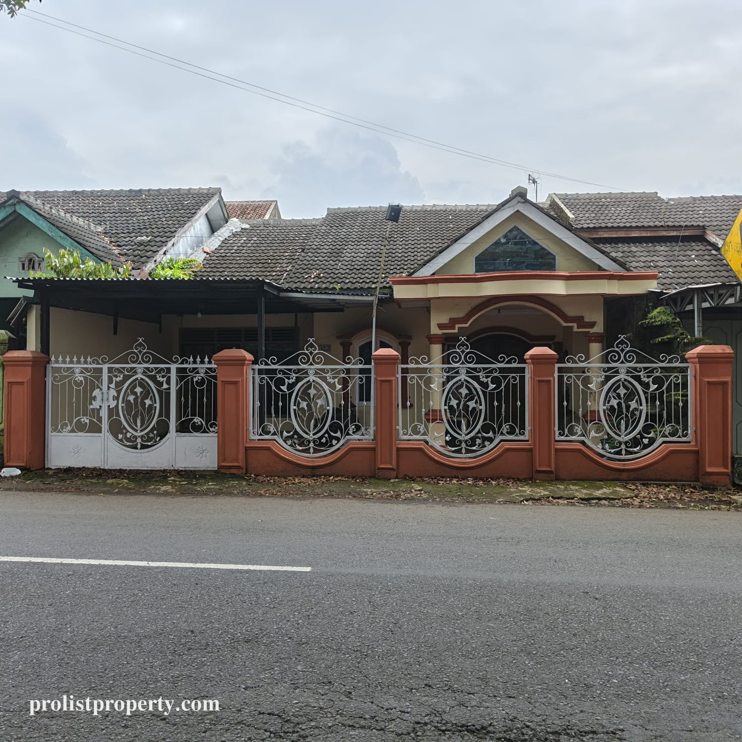 Dijual Rumah Pinggir Jalan Raya Padamara Purbalingga - 4 Menit ke Eka Surya Plaza view 1