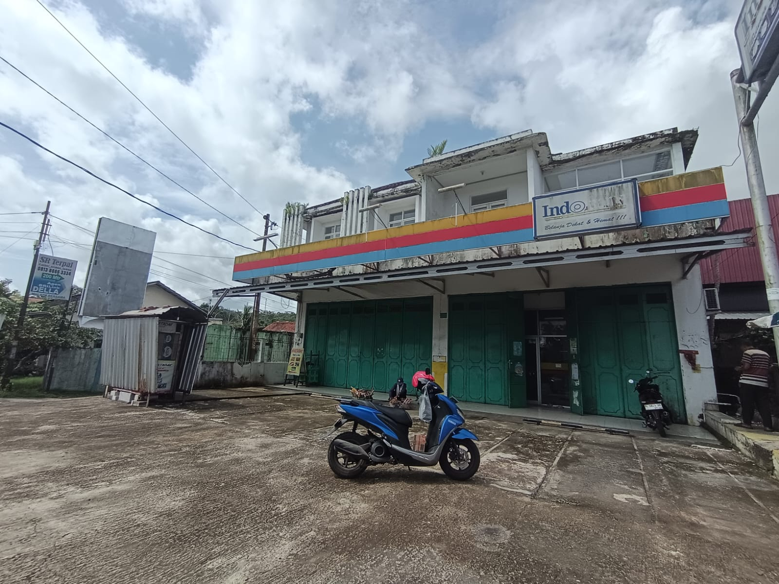 Dijual Ruko 2 Lantai dekat Pusat Pertokoan Kemranjen view 1