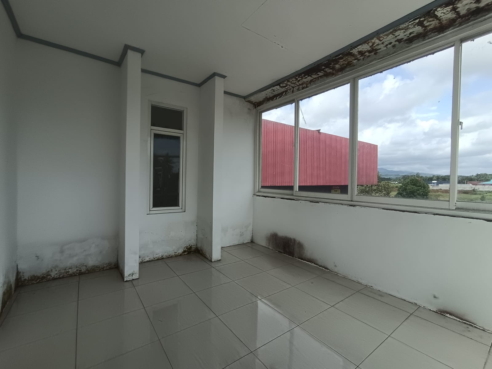 Dijual Ruko 2 Lantai dekat Pusat Pertokoan Kemranjen view 2