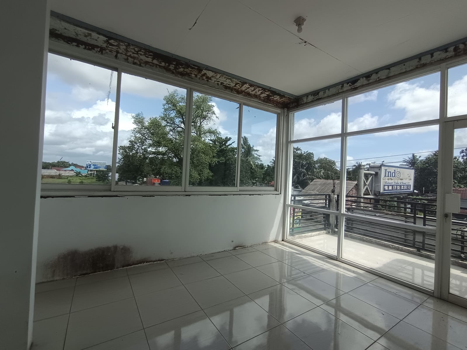 Dijual Ruko 2 Lantai dekat Pusat Pertokoan Kemranjen view 3