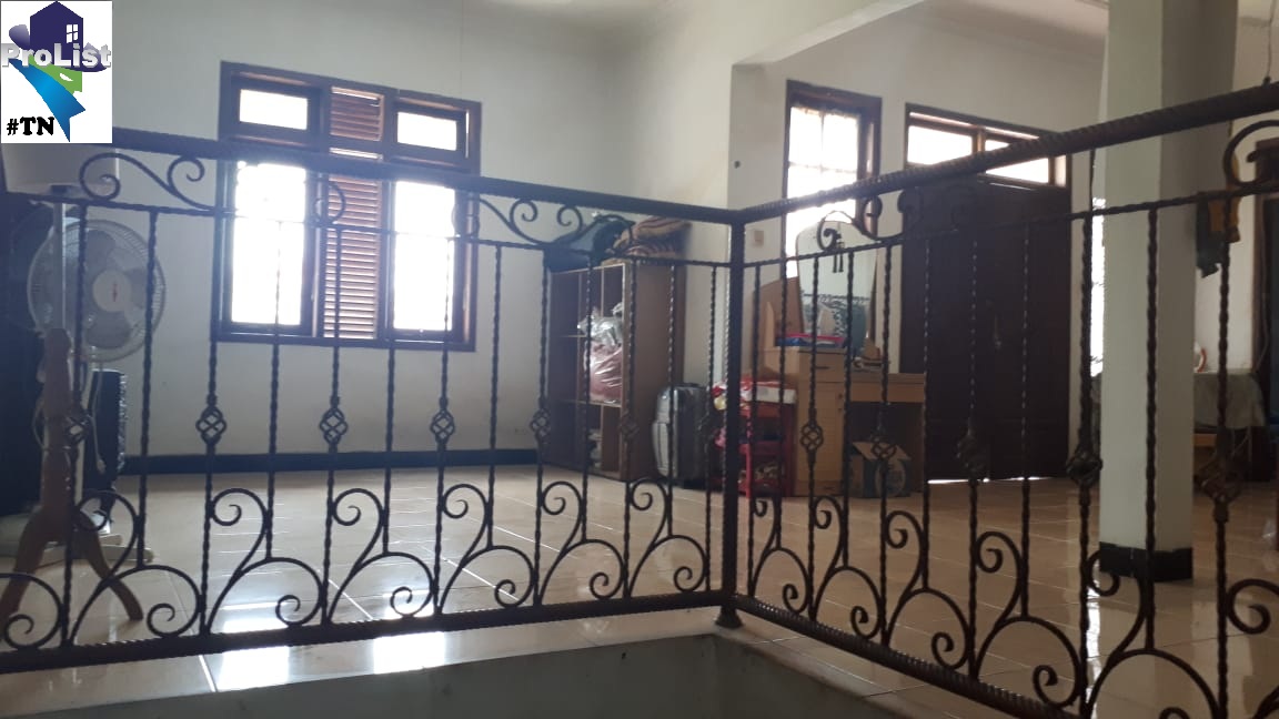  Dijual Rumah Tinggal Siap Huni Lokasi Perum Pondok Indah view 3