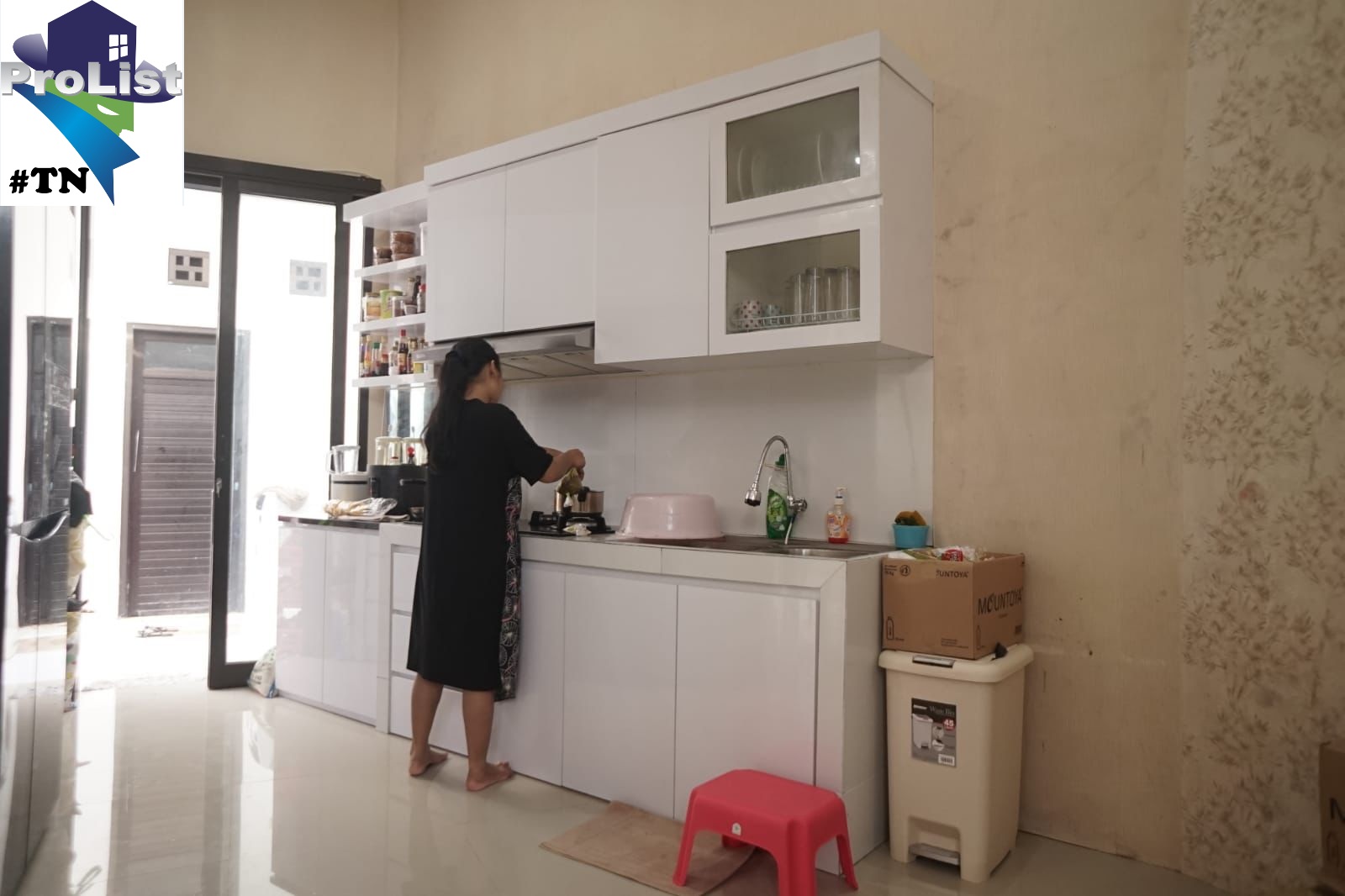  Dijual Rumah Tinggal Siap Huni Full Interior & Perabotan. view 6