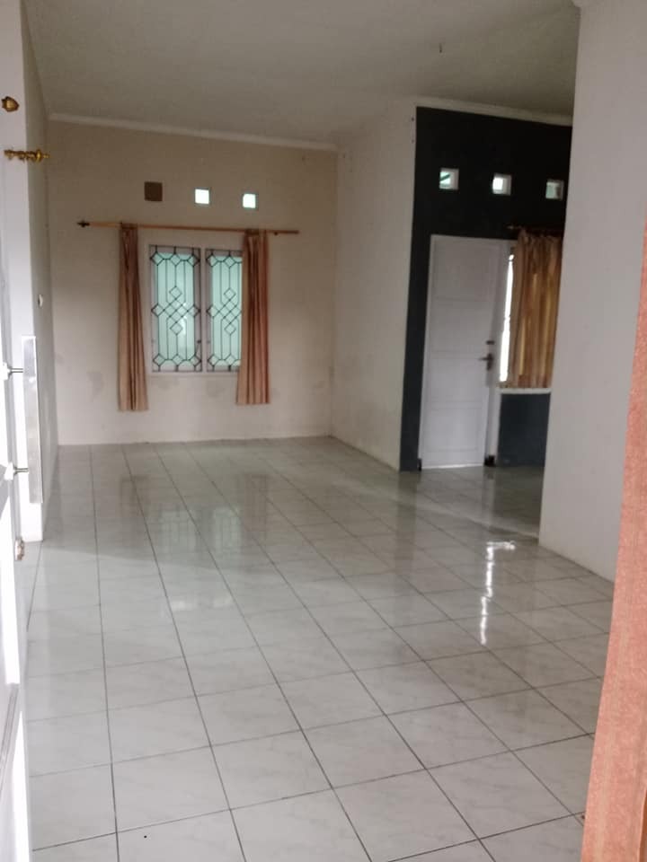 Dijual Rumah Siap Huni Lokasi Perum Saphire Regency. view 3