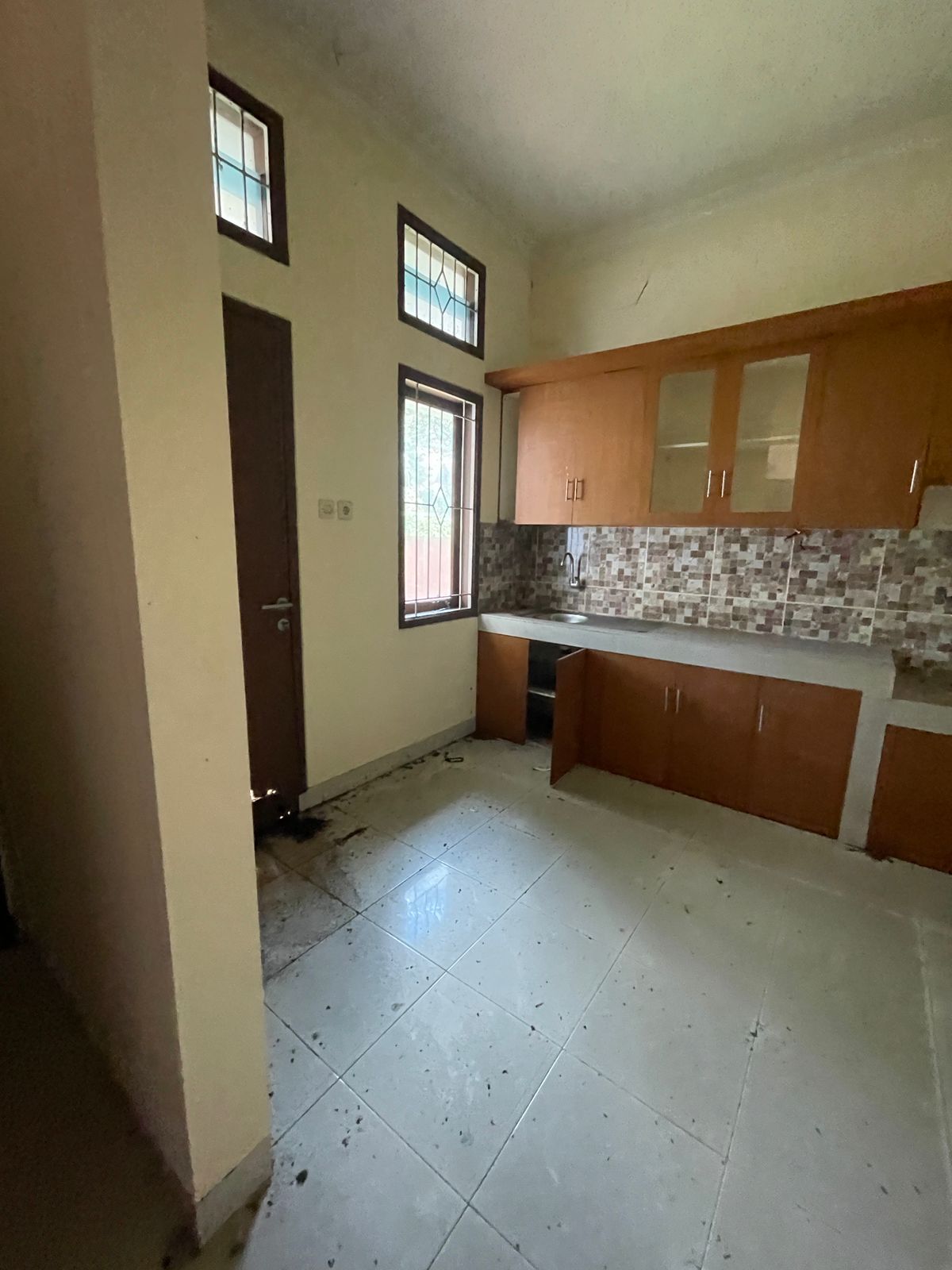 DIJUAL RUMAH HOOK 2 LANTAI TENGAH KOTA PURWOKERTO - Brobahan view 6