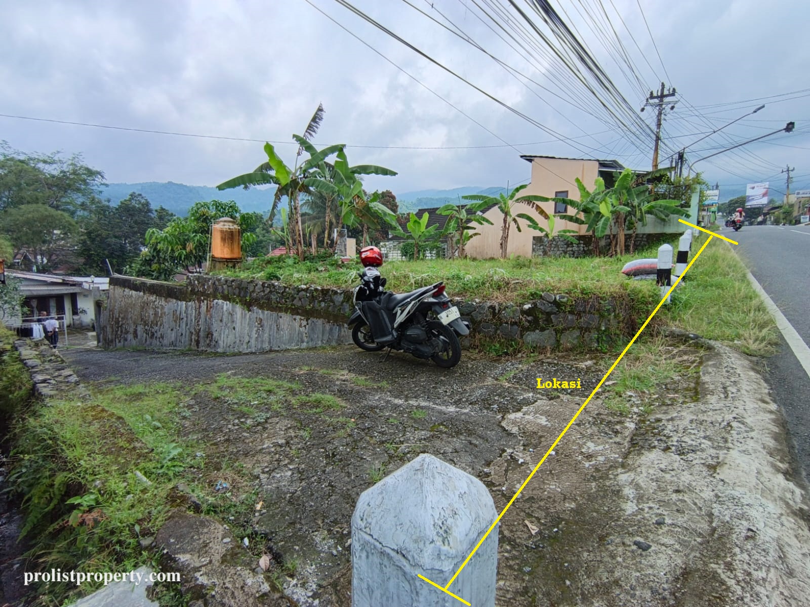 Dijual Tanah Dan Rumah Pinggir Jalan Utama Baturraden 2 Menit Ke Lokawisata - Karangmangu view 1