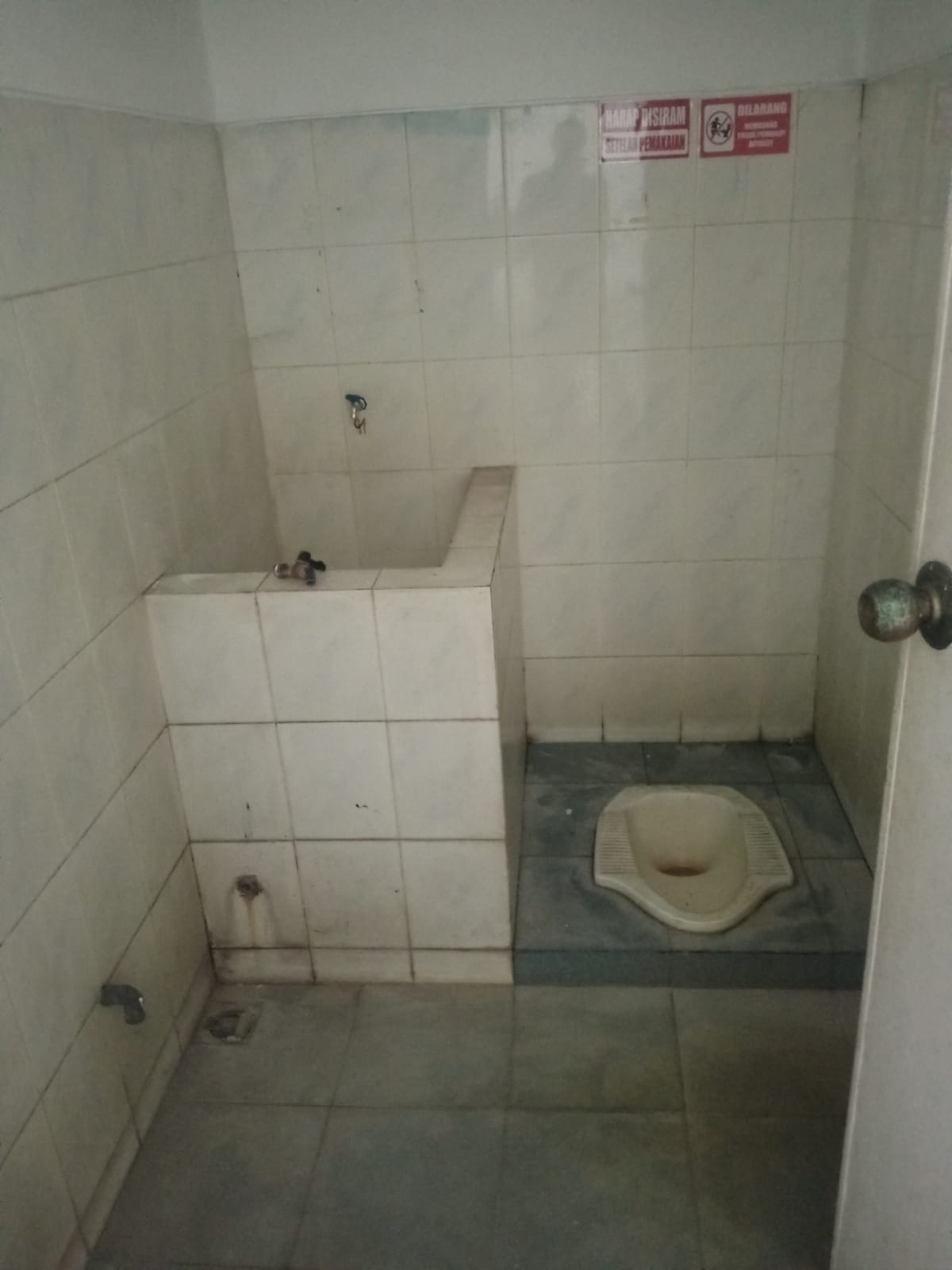 Disewakan Ruko 2 Lantai di Komplek Pertokoan Purwokerto Selatan - Andang view 6