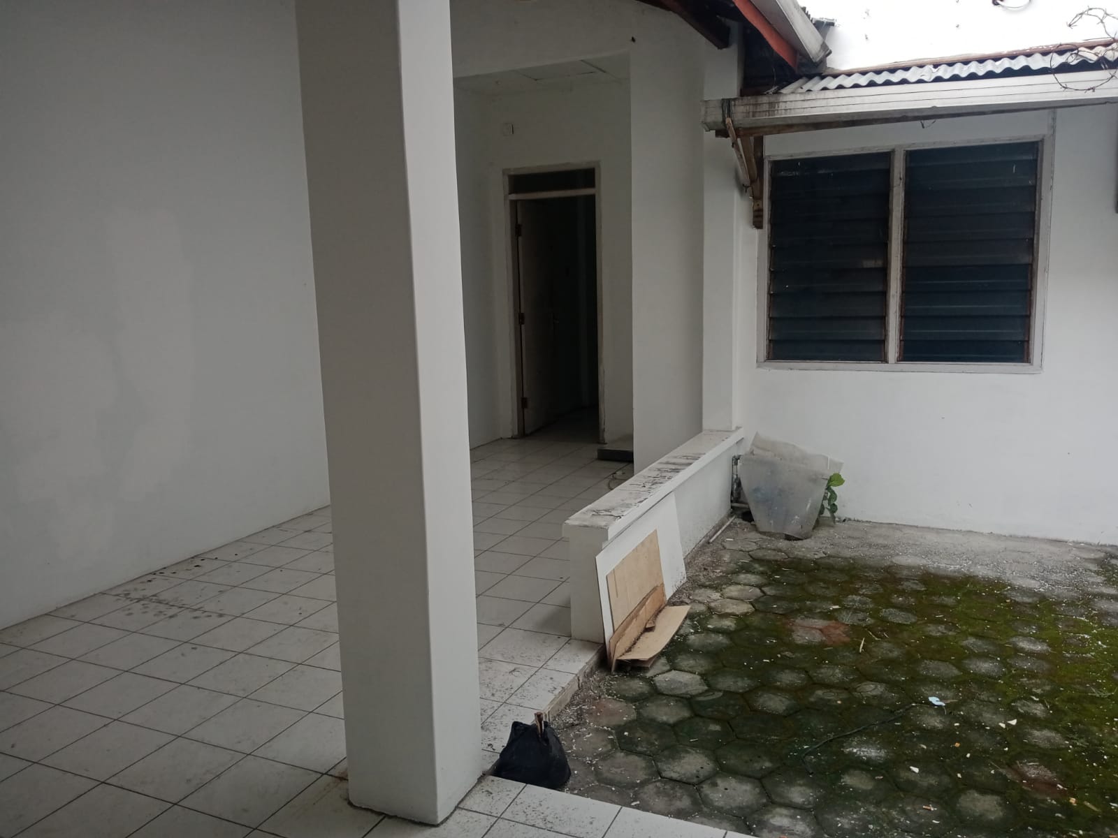 Disewakan Ruko 2 Lantai di Komplek Pertokoan Purwokerto Selatan - Andang view 7
