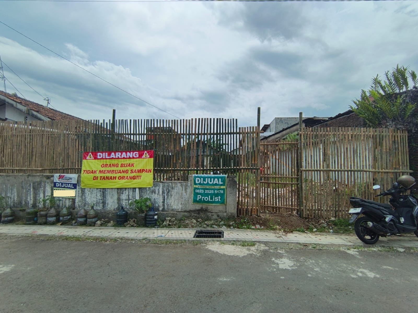 DIJUAL TANAH 14 UBIN RATA SIAP BANGUN, 2 MENIT PASAR WAGE - Penatusan view 1
