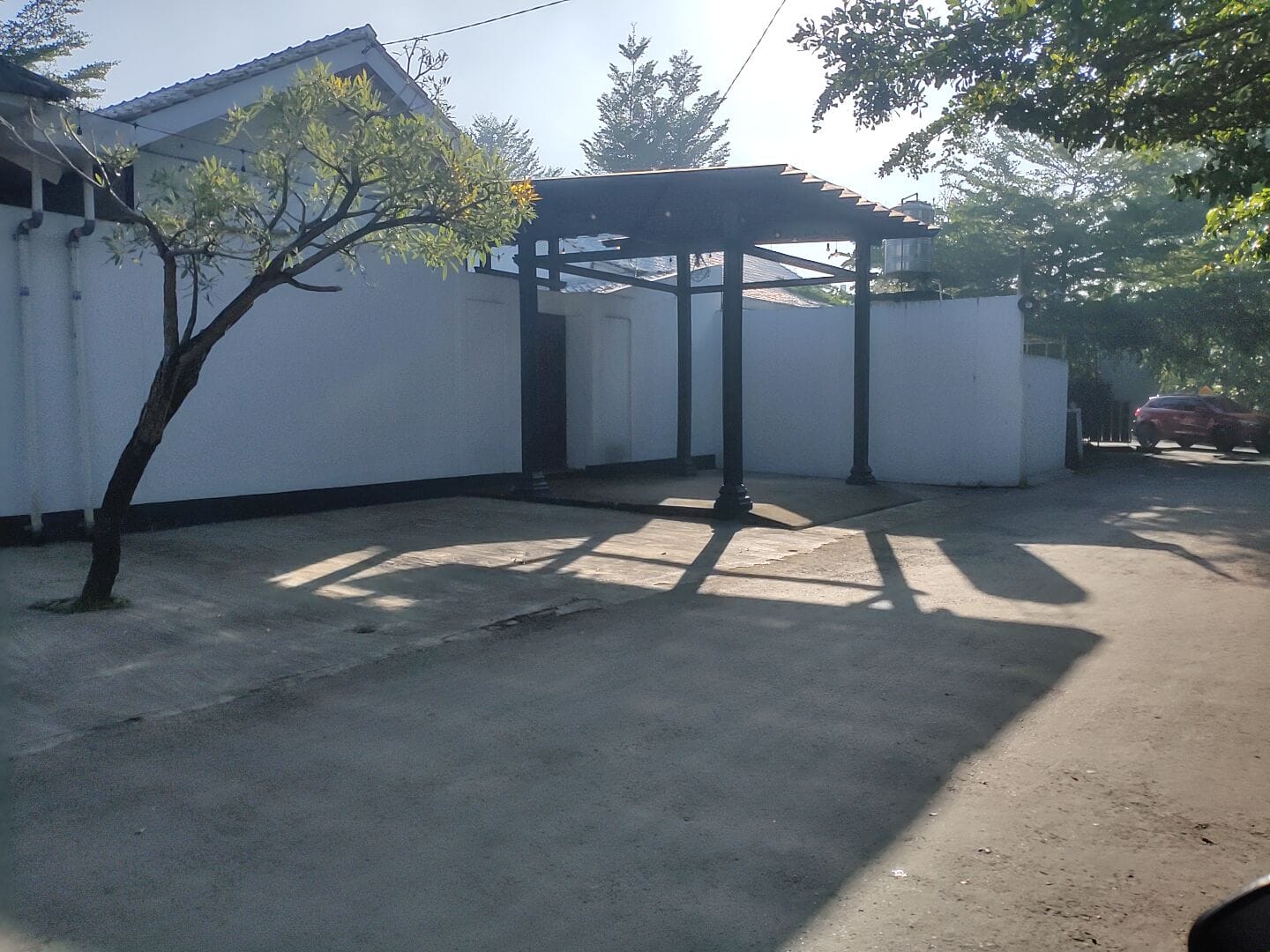 Dijual Tanah Bonus Bangunan Cafe Tengah Kota - Gor Satria view 4