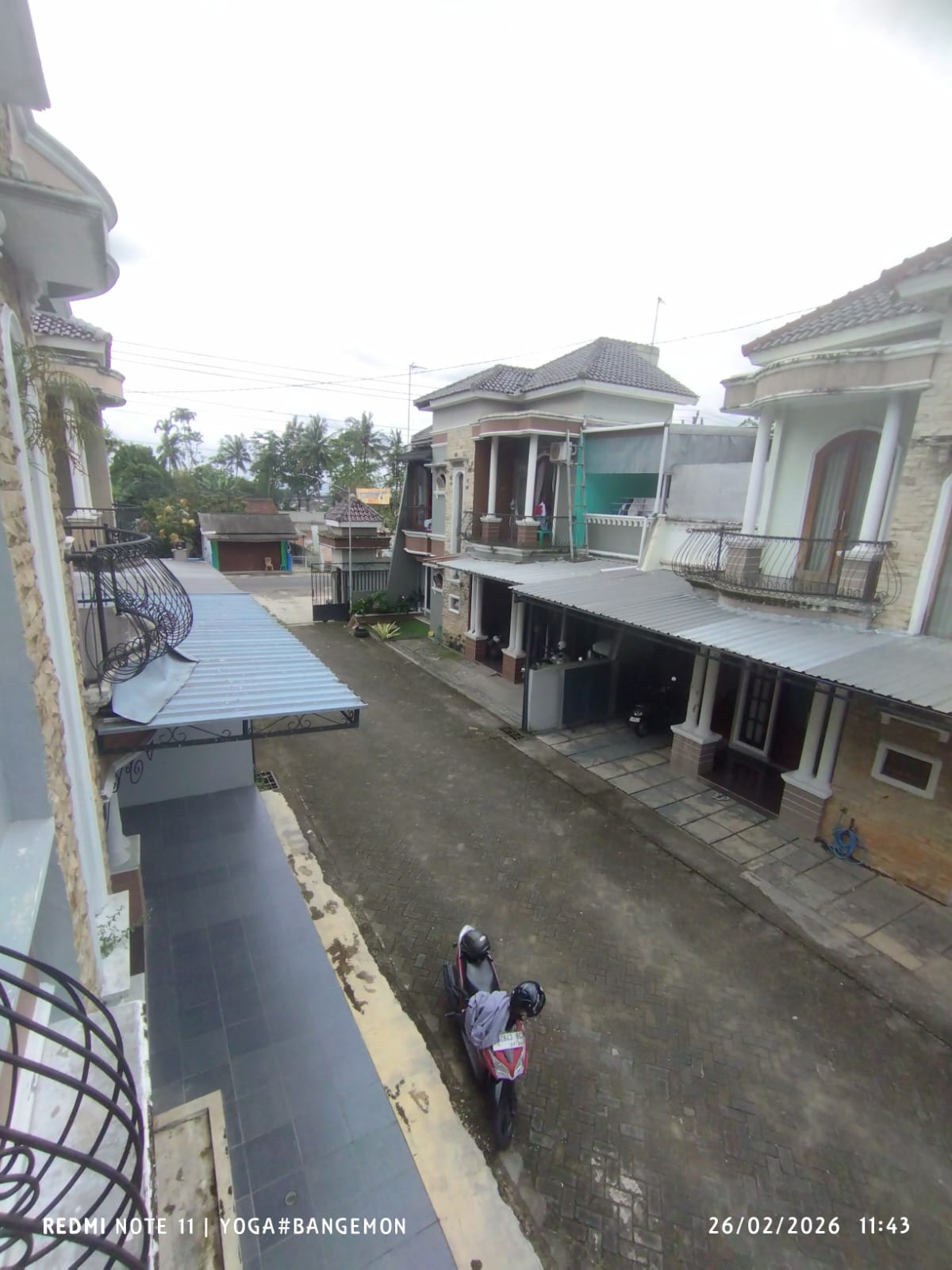DIJUAL RUMAH BERGAYA CLASSIC 2 LANTAI, BOBOSAN PURWOKERTO - Amira view 12