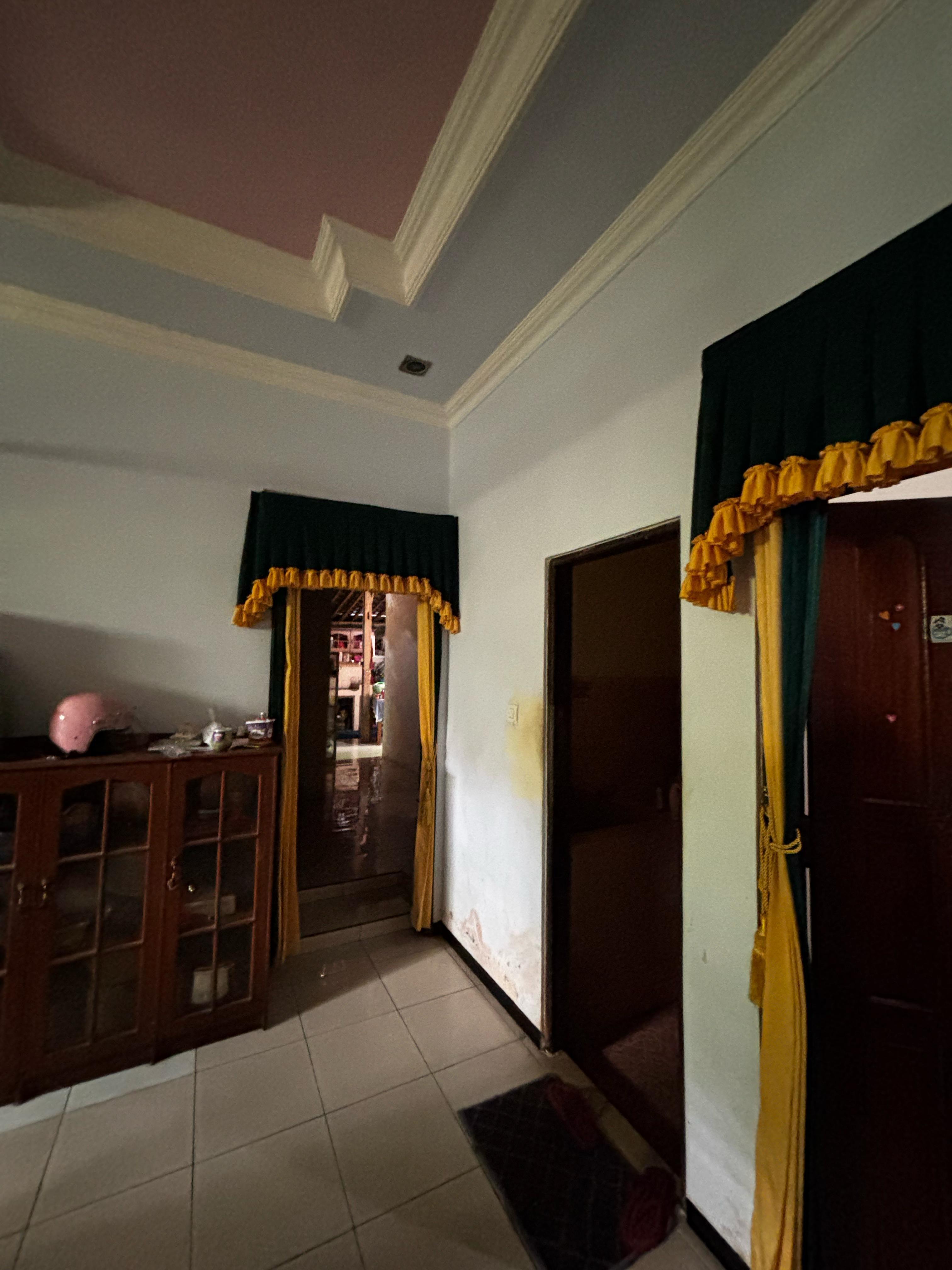  Dijual Rumah Luas Suasana Asri Pangebatan Karanglewas view 3