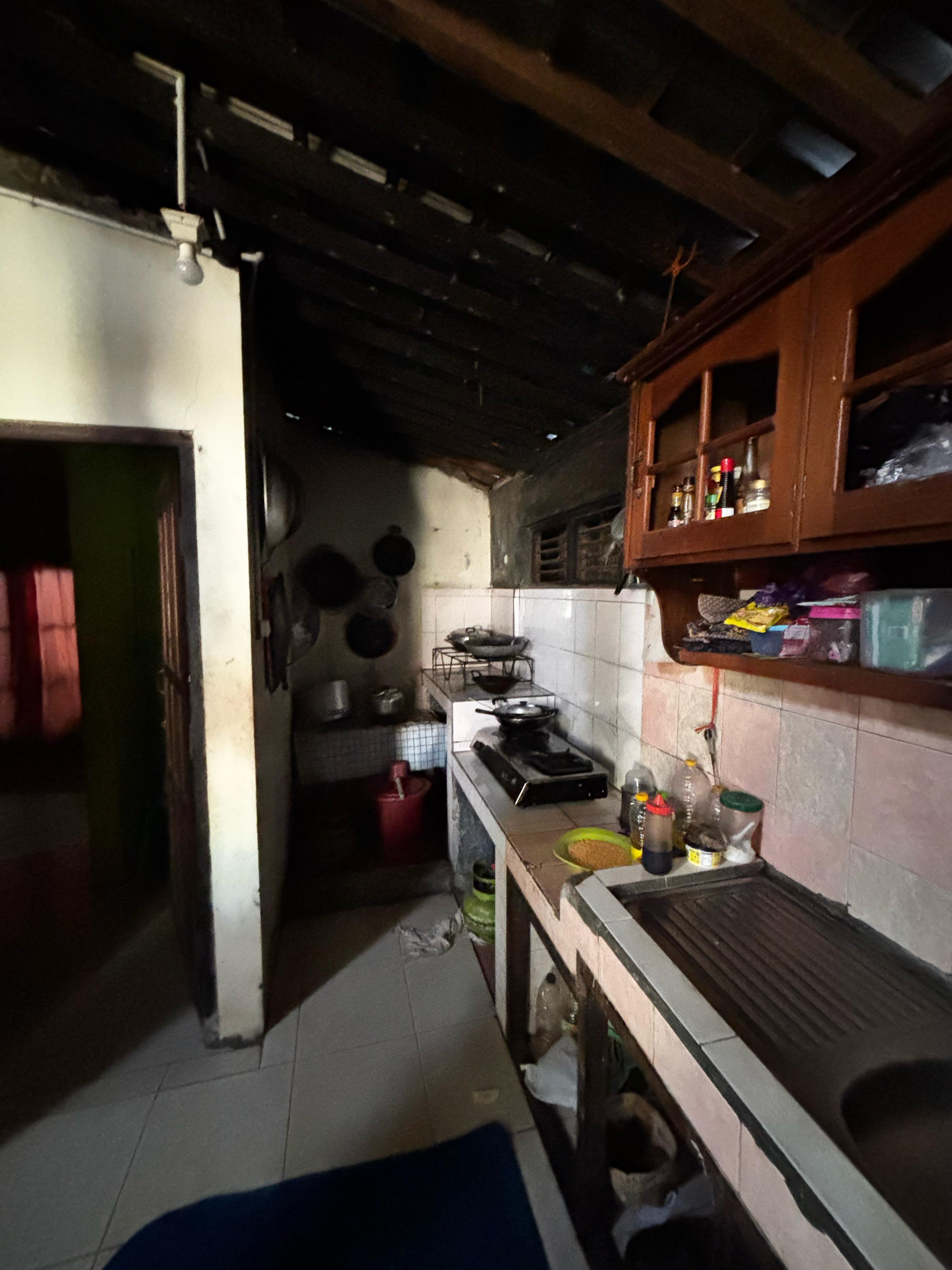  Dijual Rumah Luas Suasana Asri Pangebatan Karanglewas view 5