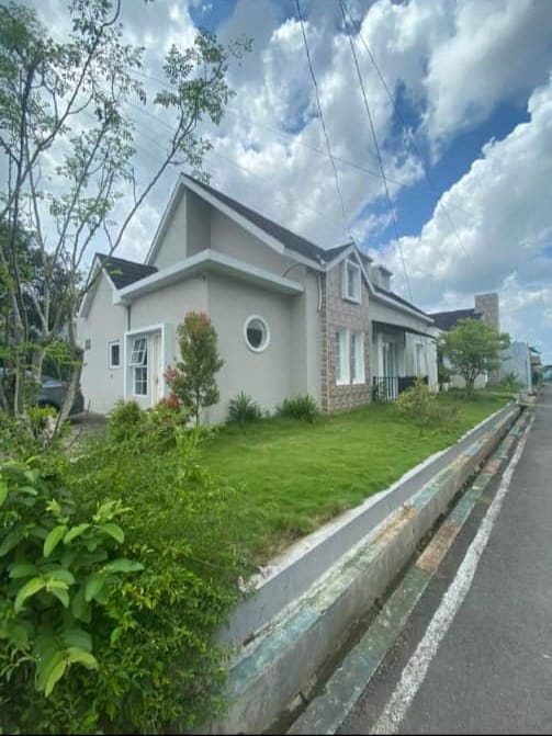 DIJUAL RUMAH MEDITERANIA FULLY FURNISHED, 2 MENIT RITA SOKARAJA view 2
