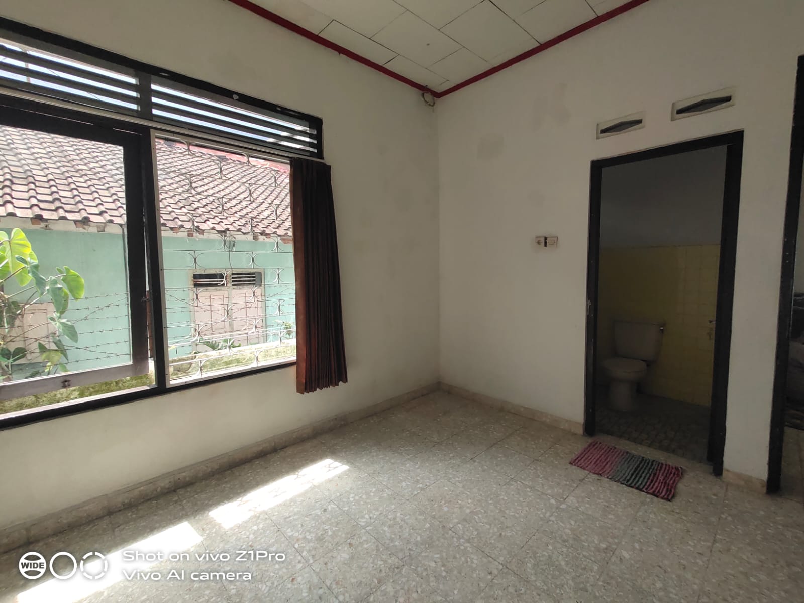  Rumah Terawat Halaman Luas Lokasi Strategis Jarak 600 Meter Ke Stasiun - Pasar Manis view 2