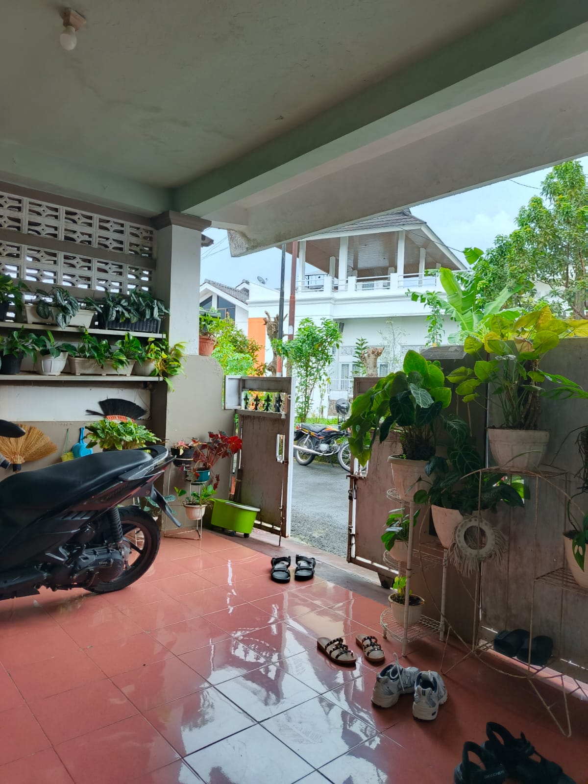RUMAH ASRI PUSAT KOTA – HANYA 1 MENIT KE HOTEL ASTON PURWOKERTO - Bancarkembar  view 2